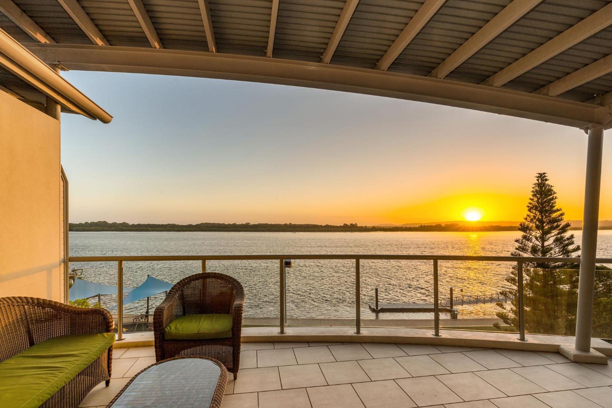 Aparthotel Riverside 4*