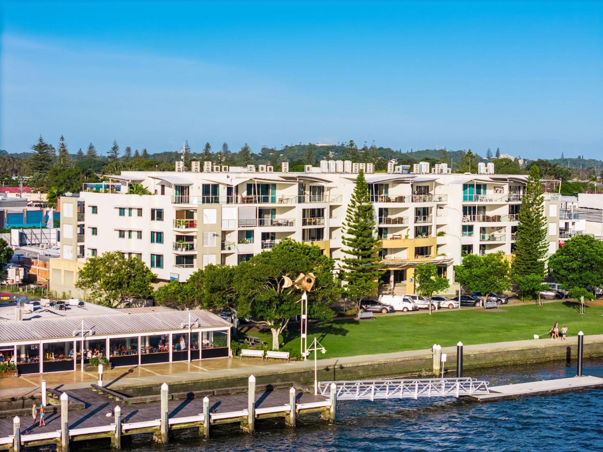 Riverside 4*